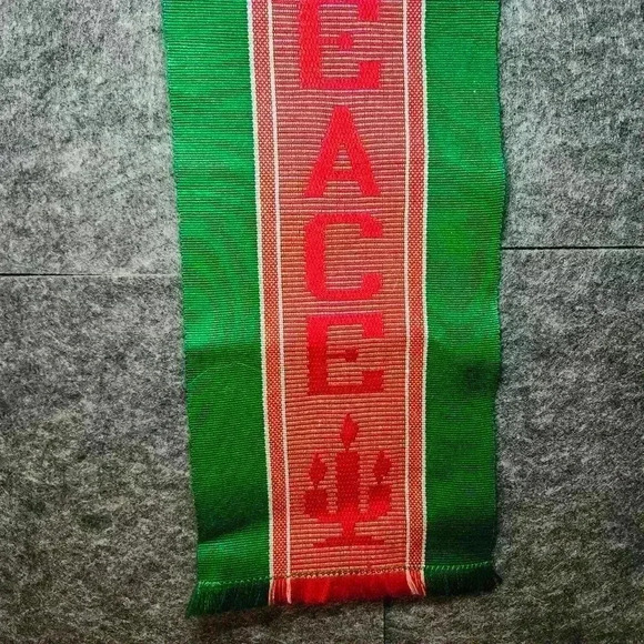 Holiday Wall Hanging PEACE Vintage Red/ Green 16"L x 5.5"W Made In GUATAMALA - Picture 3 of 9